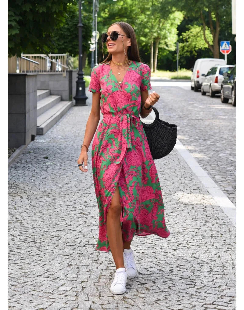 Agnieska - Elegancka sukienka z dekoltem w kształcie litery V